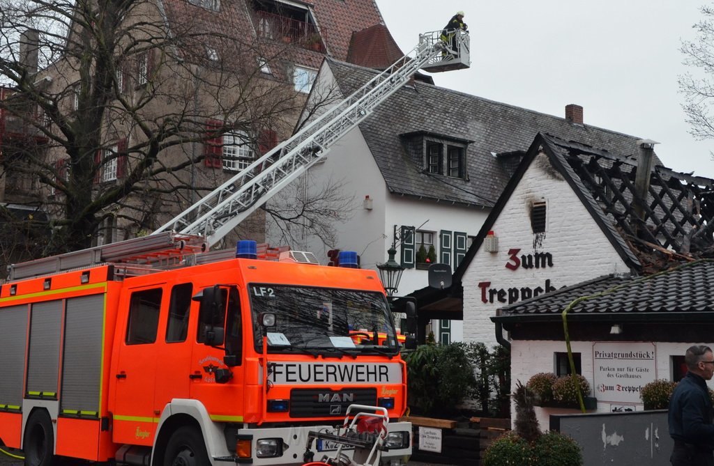 Feuer 3 Zum Treppchen Koeln Rodenkirchen Kirchstr Steinstr P384.JPG - Miklos Laubert